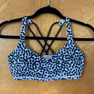 Lululemon Free to be sports bra